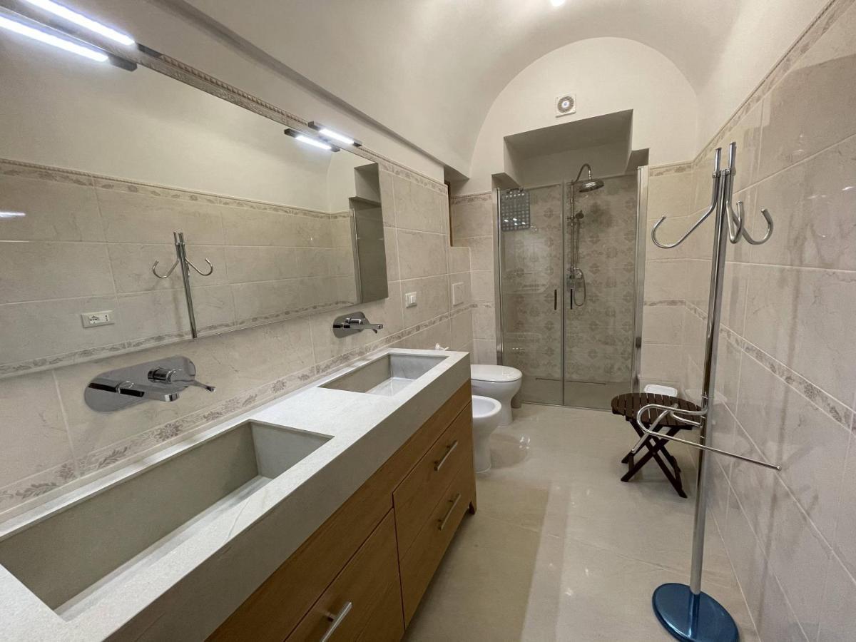 Casa Di Rosaria - Due Appartamenti Nel Centro Storico Con Giardino Sul Terrazzo Depressa Exterior photo